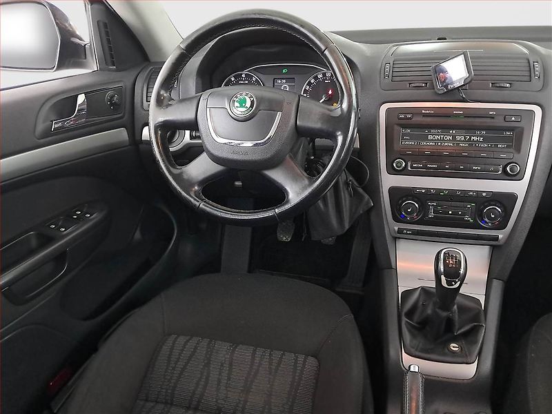 Škoda Octavia (2012) 1.4 TSI, Tempomat - fotka 7 z 18