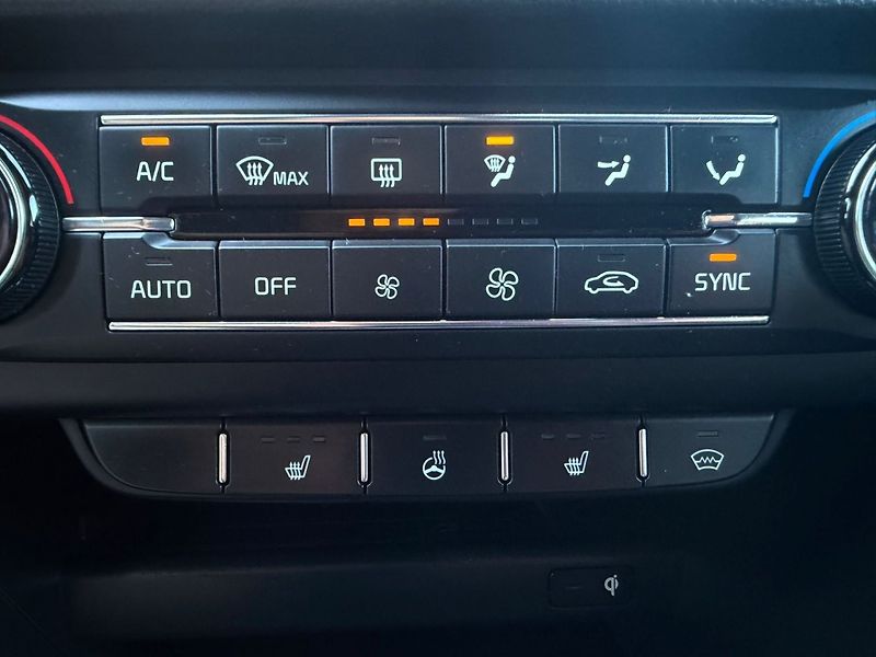 Kia Ceed (2019) 1.4T-GDI/GT-LINE/1MAJ/ČR/DPH - fotka 32 z 36