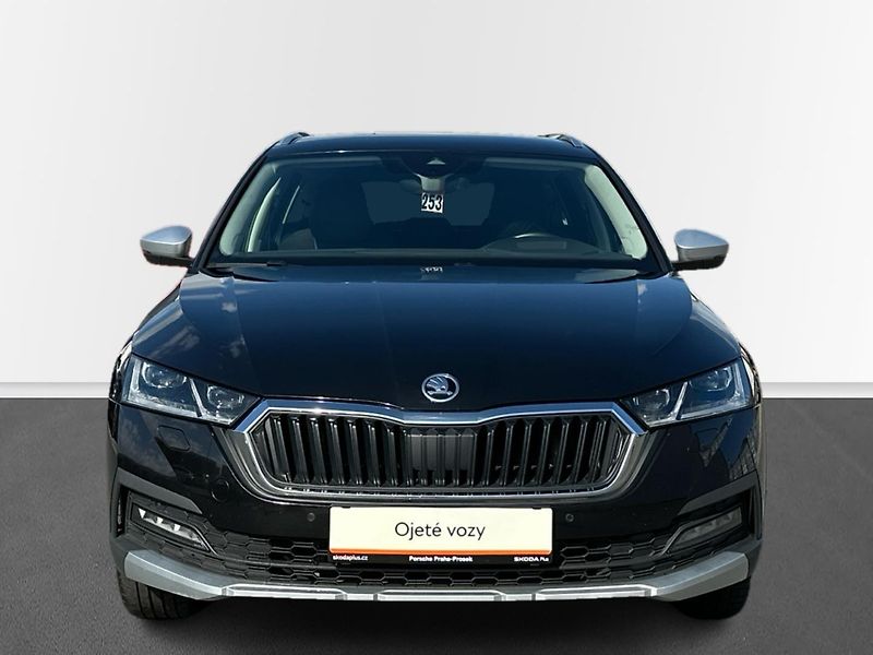 Škoda Octavia Scout 2,0 TDI  147kW DSG 4x4 - fotka 4 z 22