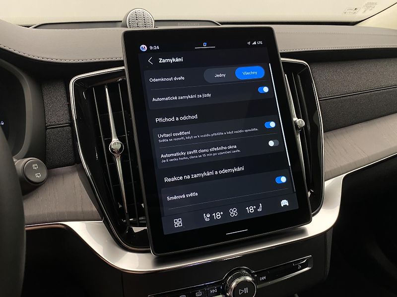 Volvo XC90 (2026) T8 AWD Plug-in DARK ULTRA - fotka 58 z 76