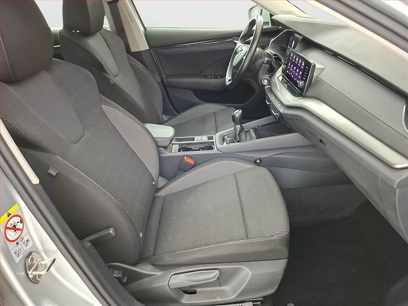 Škoda Octavia (2023) Ambition 2.0 TDI, ČR,1.maj - fotka 9 z 13