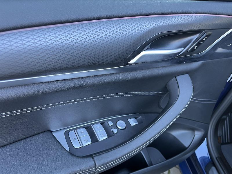 BMW X4 (2024) 3.0xD ///M 210Kw,webasto,ACC - fotka 23 z 51