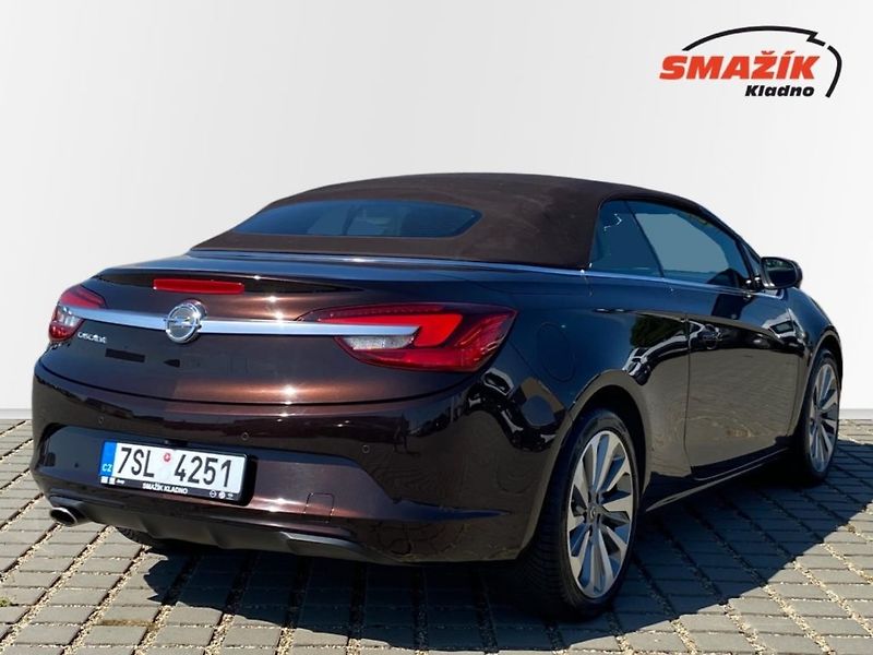 Opel Cascada (2015) 1,4TURBO(103kW)6-st.man Cosmo - fotka 5 z 36