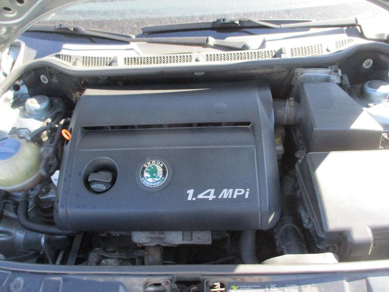 Škoda Fabia (2002) 1,4 MPi   pravidelný servis - fotka 10 z 10