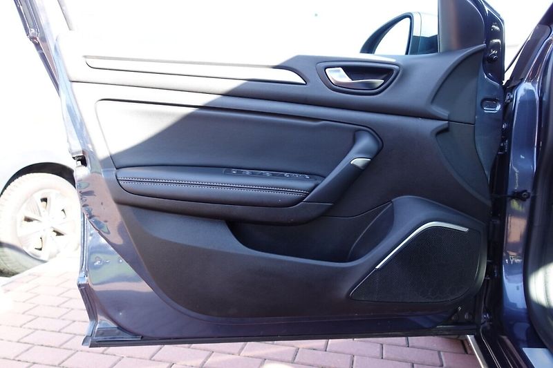 Renault Mégane 1,2TCe M/T - fotka 8 z 30
