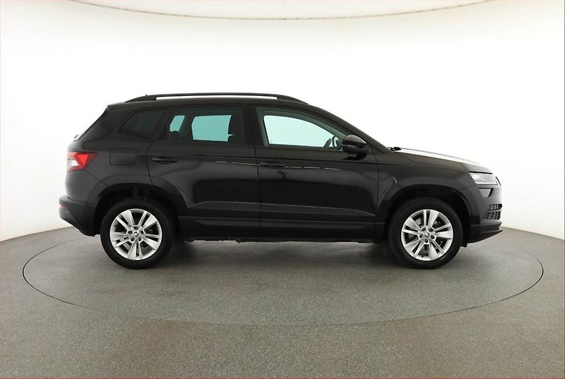 Škoda Karoq (2018) 1.0 TSI, Navi, Tempomat - fotka 6 z 17