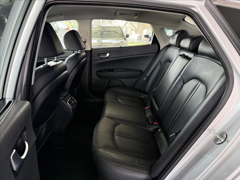 Kia Optima 1,7   CRDi 104kW,AUTOMAT,ČR - fotka 23 z 28