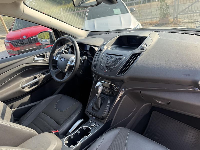 Ford Kuga (2014) 1.6 134 kw, 4x4, Bohatá výbava - fotka 29 z 31