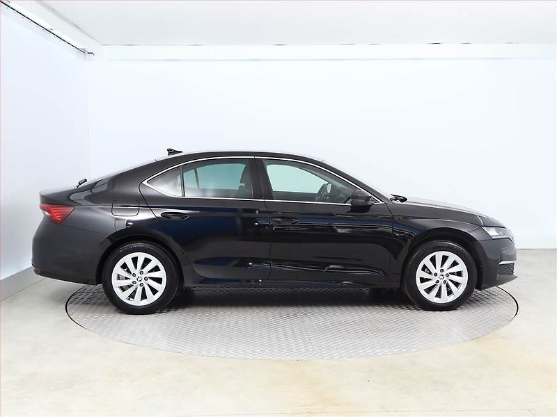 Škoda Octavia (2024) Top Selection 2.0 TDI - fotka 6 z 18