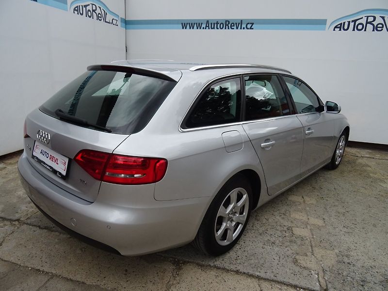 Audi A4 (2012) 2.0TDi,100kW,1maj,S.kniha,ALU - fotka 4 z 20