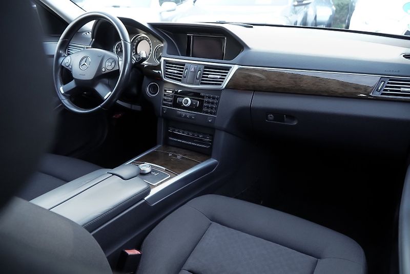 Mercedes-Benz Třídy E 220 CDI BlueEfficiency - fotka 15 z 29