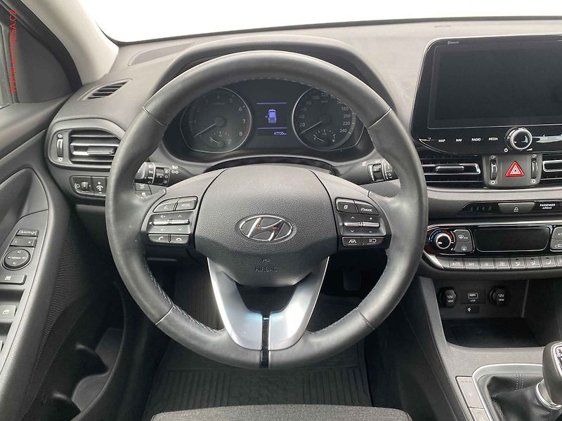 Hyundai i30 (2022) 1.0 T-GDI, 1.maj,ČR, servis - fotka 11 z 19