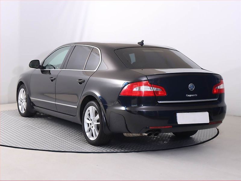Škoda Superb (2011) 2.0 TDI, Navi, Xenony - fotka 4 z 18