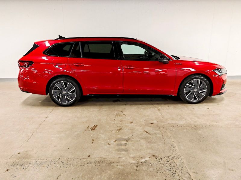 Škoda Superb (2025) Combi 2.0 TDI 142 kW DSG 4x4 S - fotka 30 z 36