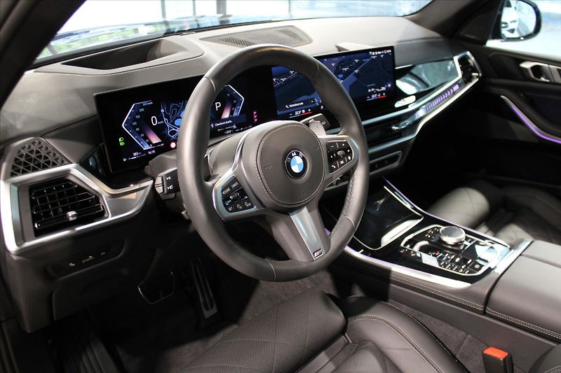 BMW X5 xDrive30d M Sport Pro DAProf/3 - fotka 16 z 43