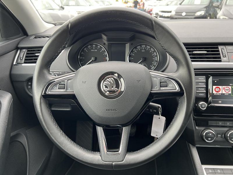 Škoda Octavia 1.6TDi 81kw KLIMA TEMPOMAT ALU - fotka 16 z 42