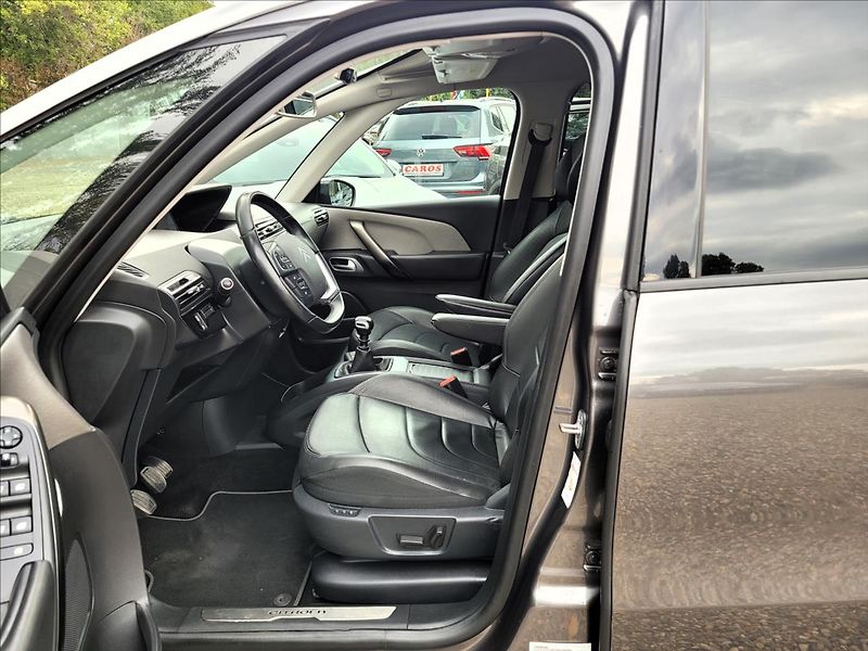 Citroën Grand C4 SpaceTourer 1,5 hdi,7 MÍST,KŮŽE,VÝHŘEV,NAV - fotka 9 z 50