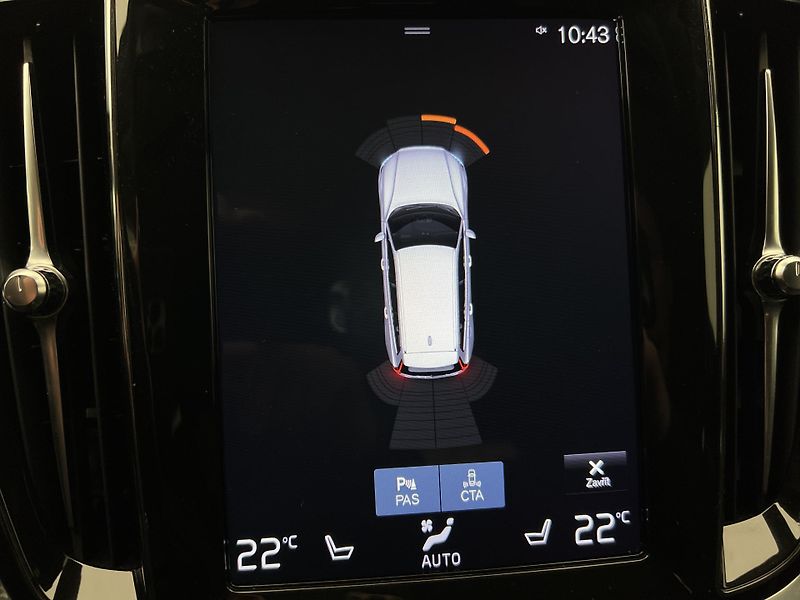 Volvo V60 T6 MOMENTUM RECHARGE AUT - fotka 41 z 44