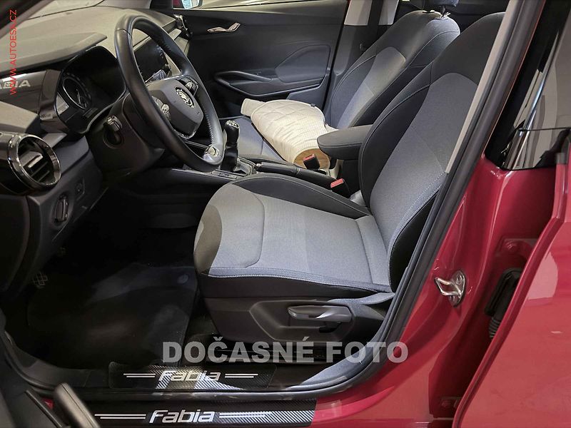 Škoda Fabia (2023) 1.0 TSi, 2.maj, LED, AC - fotka 3 z 3