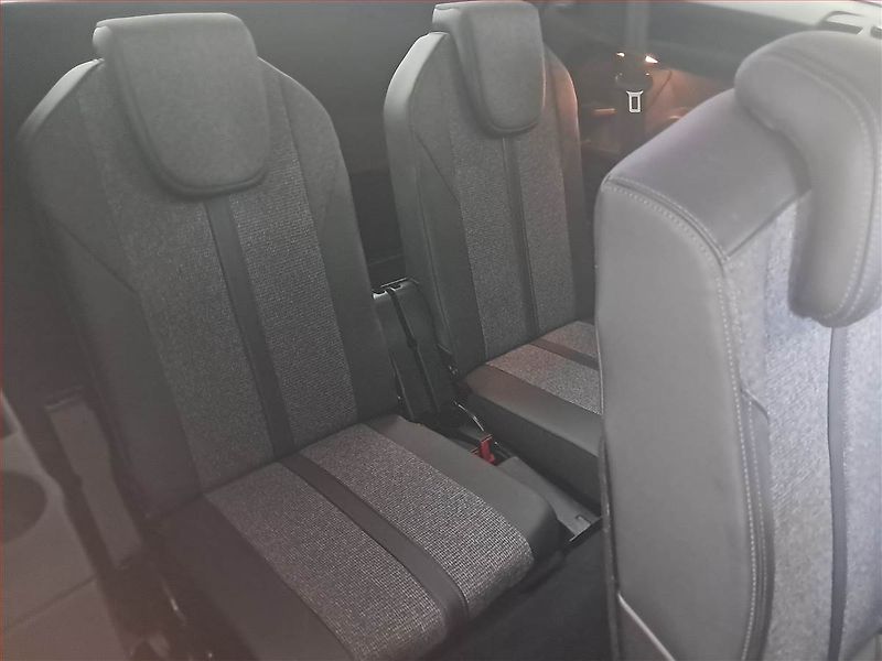 Peugeot 5008 (2020) PureTech 130, 7 míst, ČR,1.maj - fotka 18 z 18