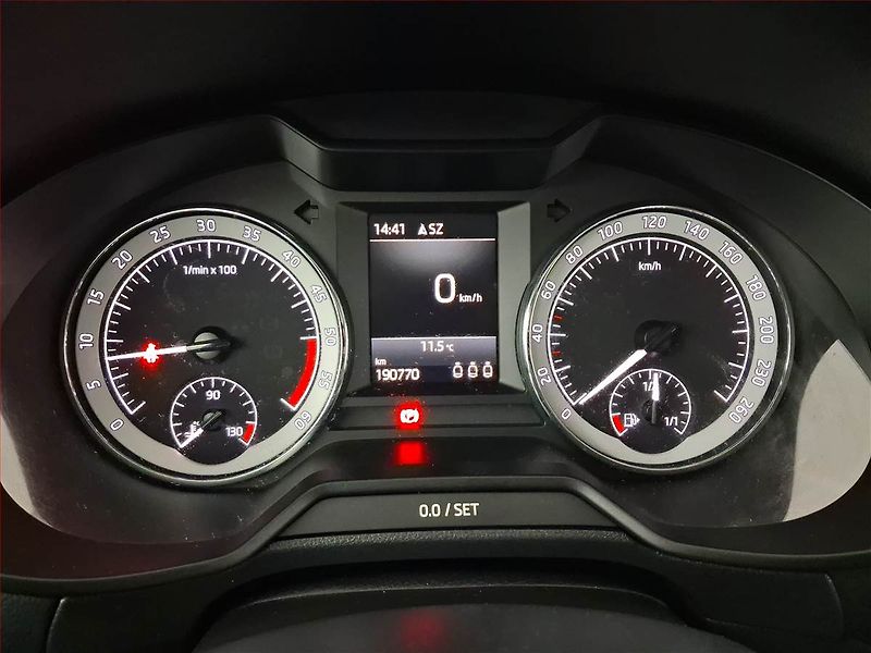 Škoda Octavia (2018) Style 2.0 TDI, ČR,1.maj, Navi - fotka 11 z 19