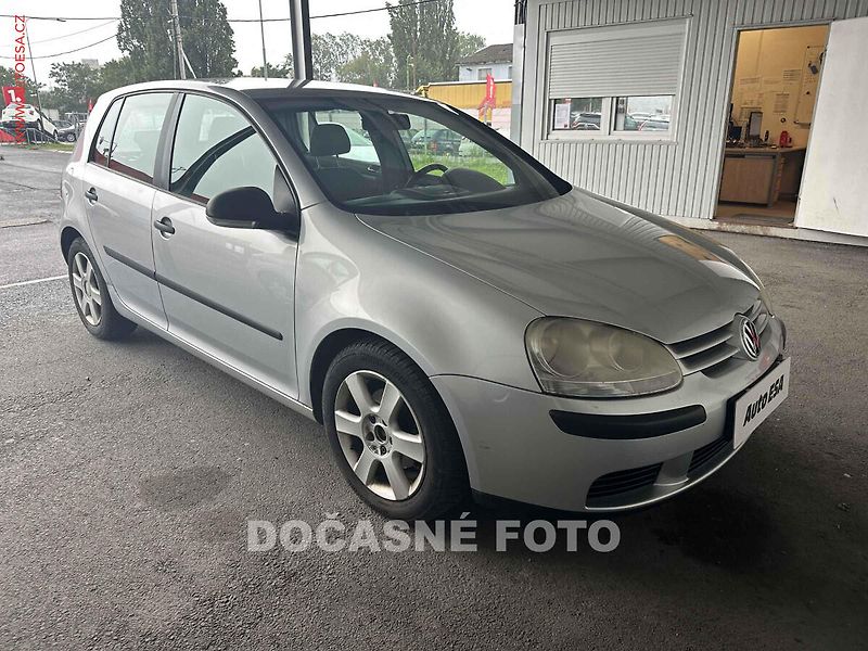 Volkswagen Golf (2007) 1.6i, ČR, Trendline, autoAC - fotka 1 z 3
