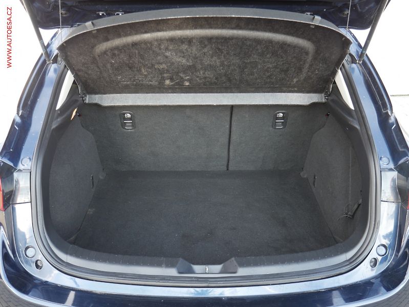 Mazda 3 (2014) 2.0 i, AC, navi, park.asist - fotka 7 z 17