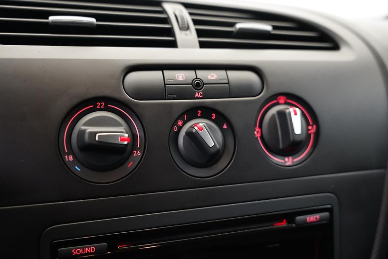 Seat Leon - fotka 18 z 25