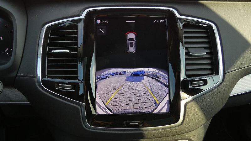 Volvo XC90 B5 AWD Plus Bright 7 míst - fotka 16 z 26