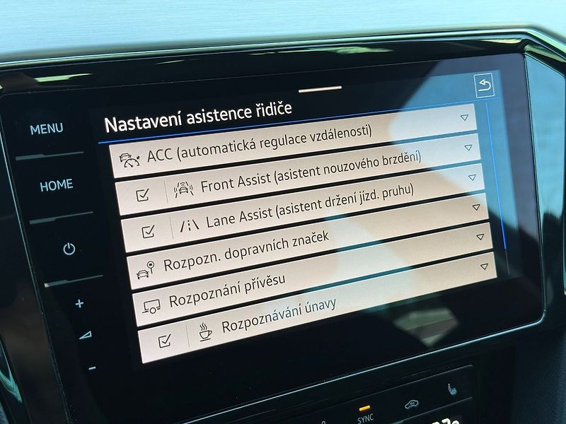 Volkswagen Passat 2.0TDI 110kW Elegance IQ Tažné - fotka 11 z 16