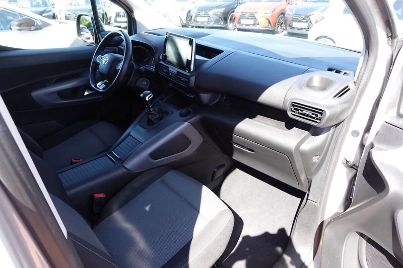 Toyota ProAce City Verso 1.5 D4-D 130 6 MT Long 5D  Fam - fotka 12 z 31