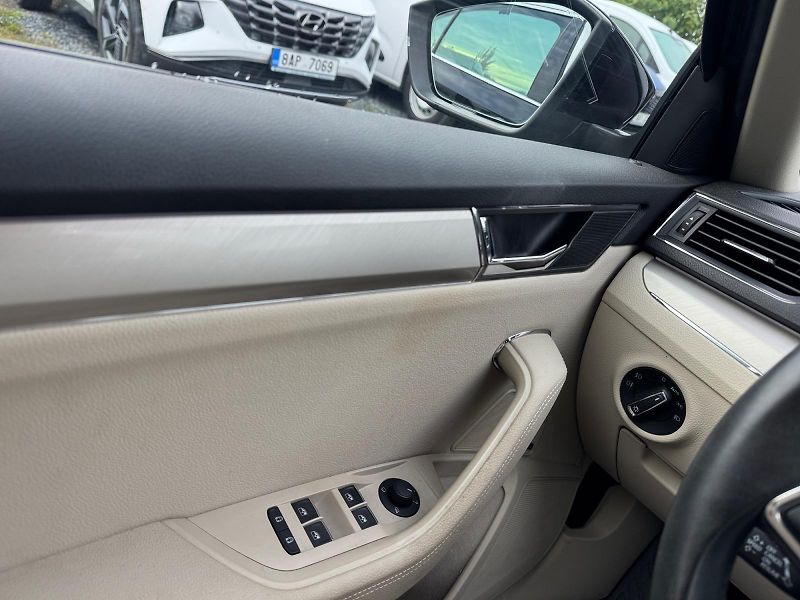 Škoda Superb (2023) L&K 2.0TDI 147kW DSG DPH CZ - fotka 11 z 11