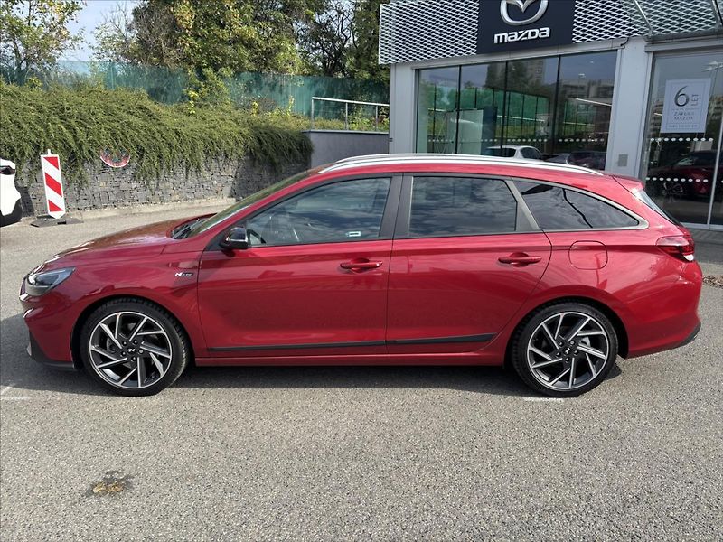 Hyundai i30 1,5 TGDi N-Line TOP STAV TAŽNÉ - fotka 2 z 47