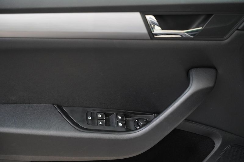 Škoda Superb - fotka 12 z 26