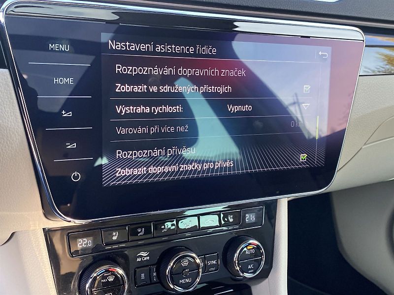 Škoda Superb (2018) Combi III 2.0 TDI 4x4 L&K - fotka 19 z 49