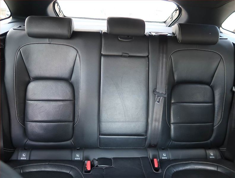 Jaguar F-Pace (2018) 20d AWD, 4X4, Automat, Kůže - fotka 10 z 23