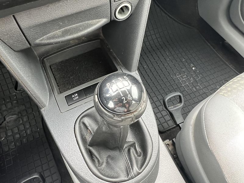 Volkswagen Caddy (2010) 1.9 TDI, Nová STK - fotka 22 z 32