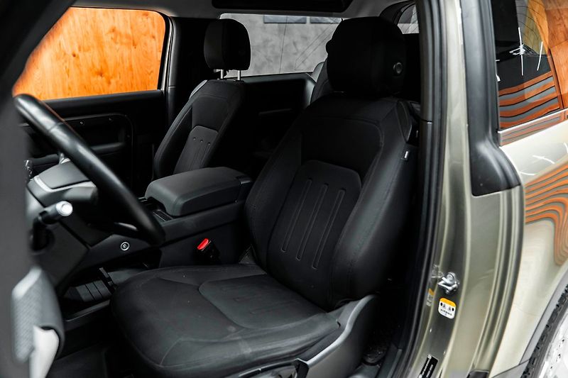 Land Rover Defender - fotka 8 z 19