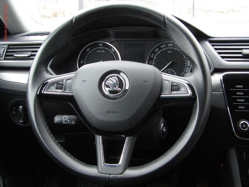 Škoda Superb (2019) 2.0TDi 4x4, 2.maj,ČR, Style - fotka 14 z 23