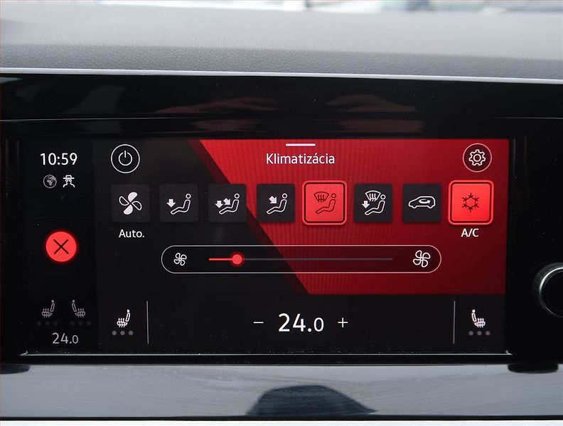 Volkswagen Golf (2021) 1.5 eTSI, Automat, Tempomat - fotka 19 z 19