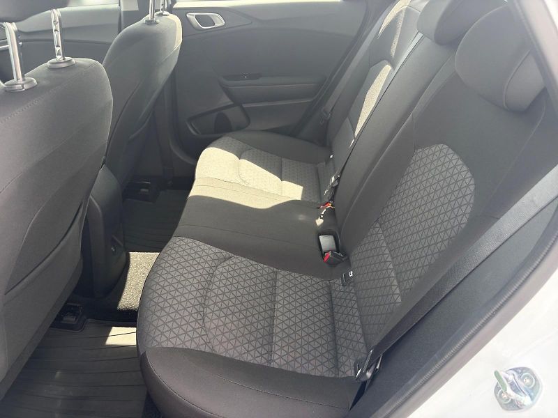 Kia Ceed (2024) SPIN 1.0T-GDI 74kW CZ DPH - fotka 8 z 11