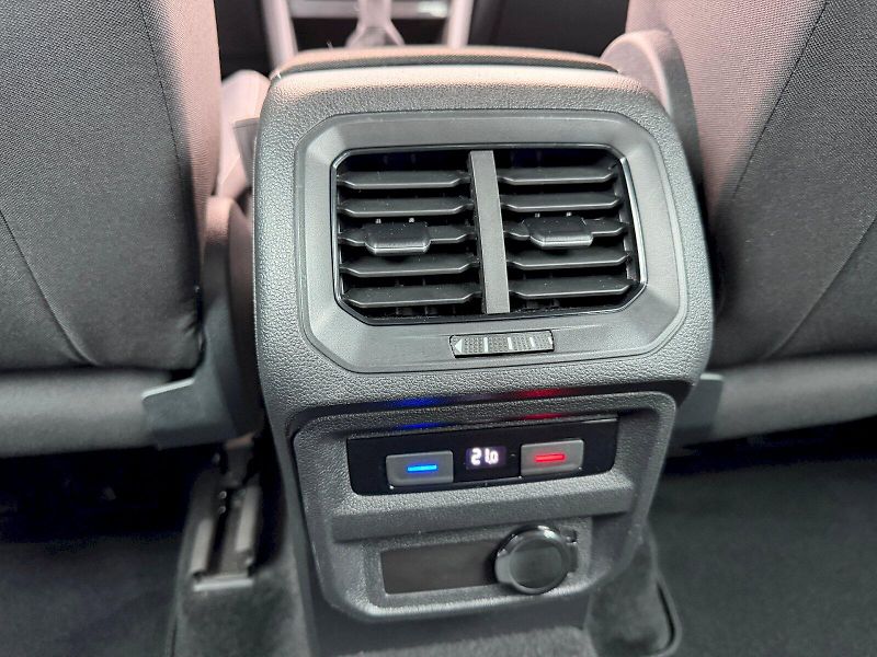 Volkswagen Tiguan (2021) 1.5 TSI 110kW United - fotka 27 z 35