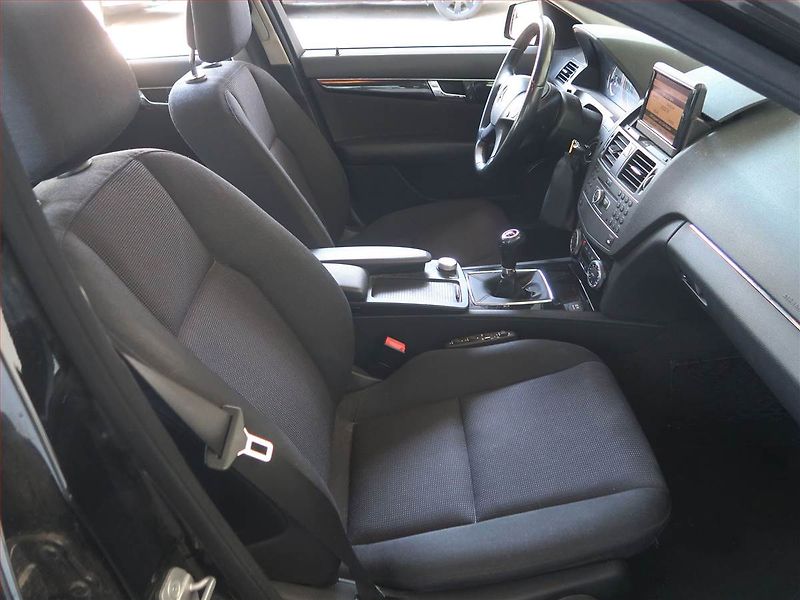 Mercedes-Benz Třídy C (2010) C 220 CDI, Navi, Tempomat - fotka 9 z 15