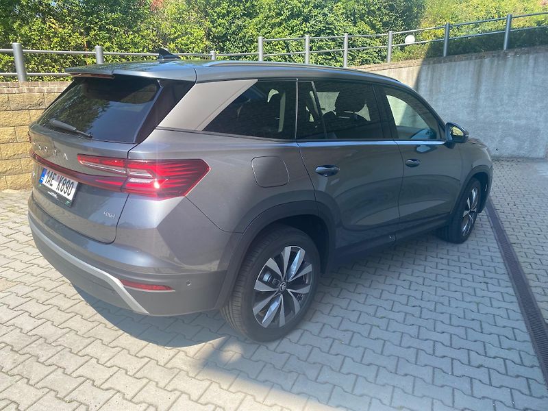 Škoda Kodiaq (2024) Excl.Sel. 2.0TDI DSG 4x4 NOVÝ - fotka 4 z 9