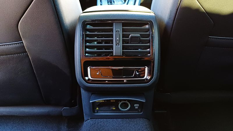 Volkswagen Arteon Shooting Brake R-LINE 2.0TSI 206kW TAŽNÝ ČR - fotka 8 z 11