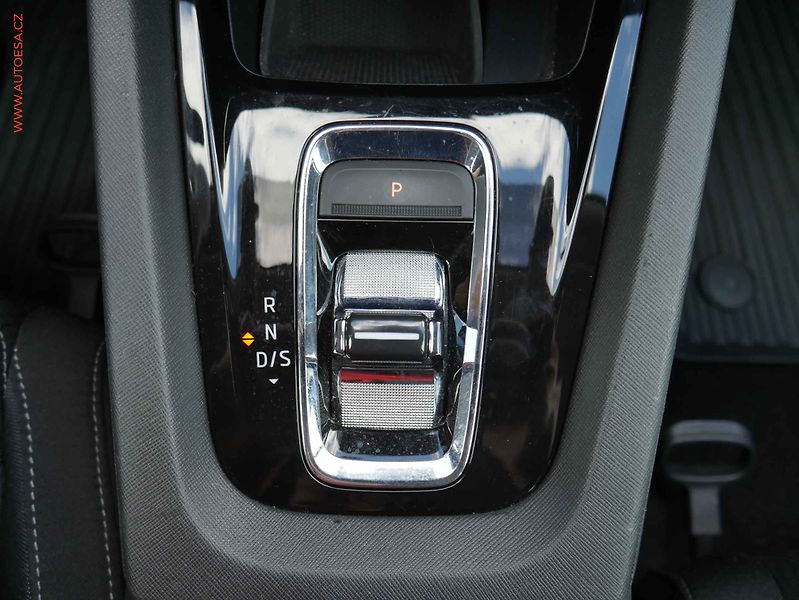 Škoda Octavia (2020) 2.0TDi, 2.maj,ČR, Style, LED - fotka 19 z 20
