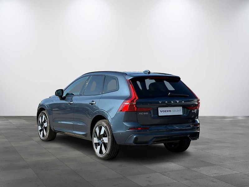 Volvo XC60 PLUS T6 AWD PHEV ACC,BLIS - fotka 3 z 22