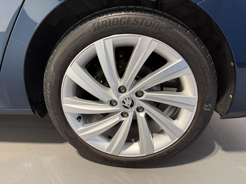 Škoda Octavia 2.0 TDI 110kW DSG Style Combi - fotka 14 z 14