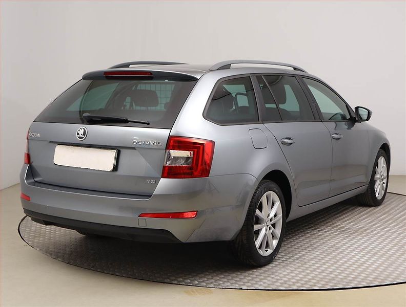 Škoda Octavia (2013) Ambition 1.2 TSI, Serv.kniha - fotka 5 z 17