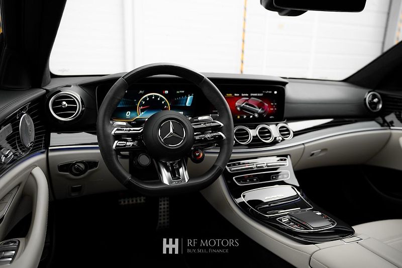 Mercedes-Benz Třídy E (2022) AMG E63 S 4MATIC 450kW - fotka 26 z 56